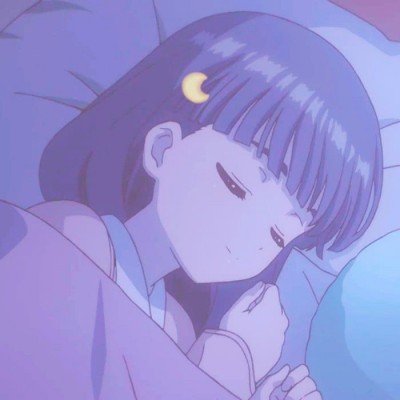 女子登山偶遇一黑熊从树后探头